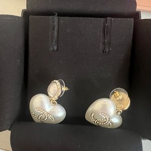 Chanel heart pearl earrings 2021